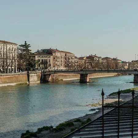 Ponte Postumio شقة